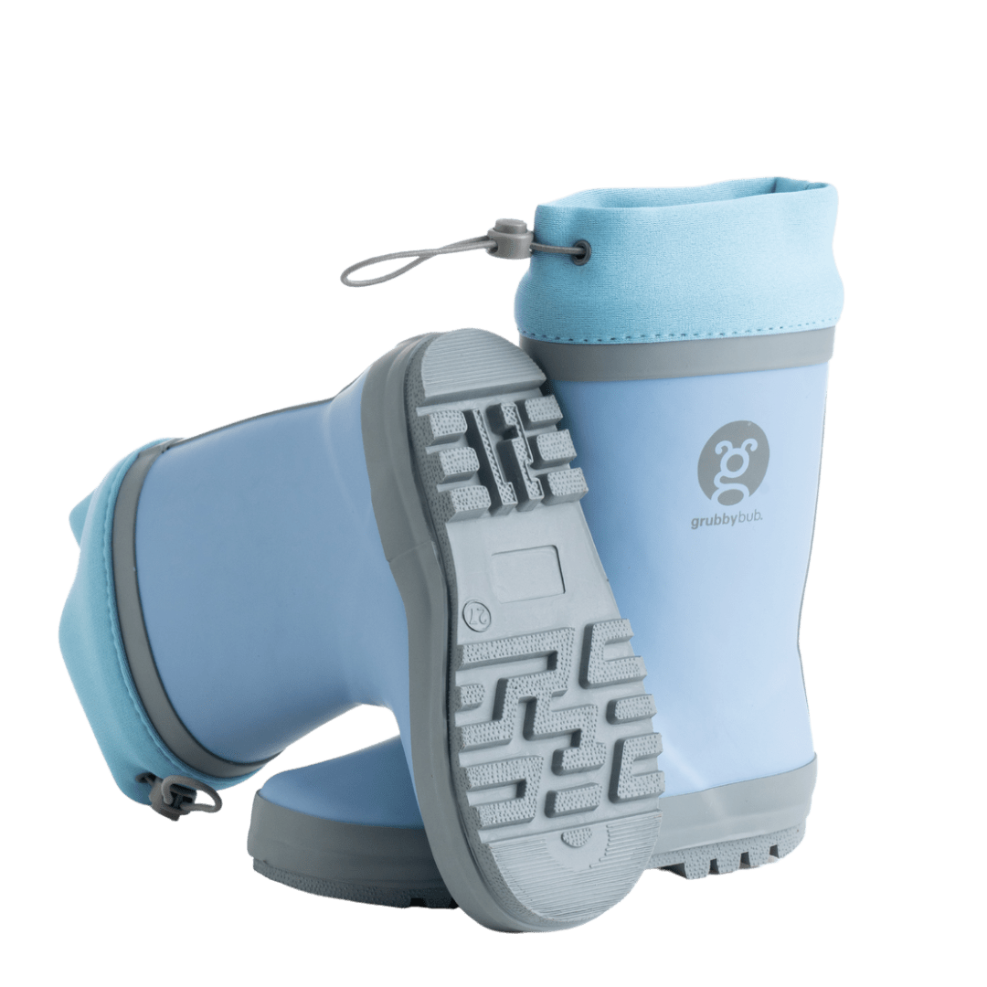 Grubbybub kids gumboots are a good splash above your regular gumboot. Side view with logo and pull string toggles in our blue clear skies colour our rubber kids gumboots will definitely keep your kids fee dry.