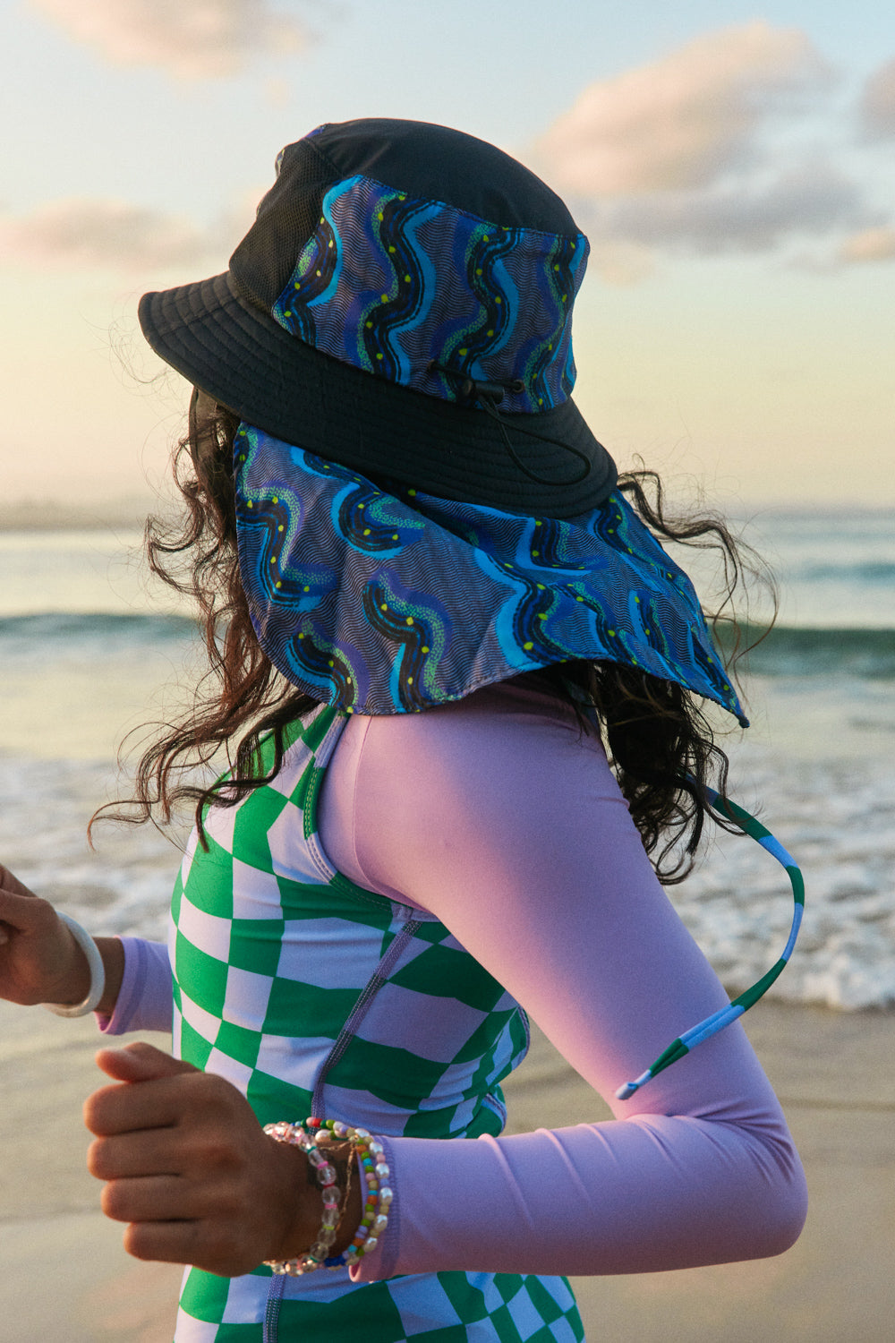 Cosmic Frolic Surf Hat - NEW CLIPS! - El Dingo