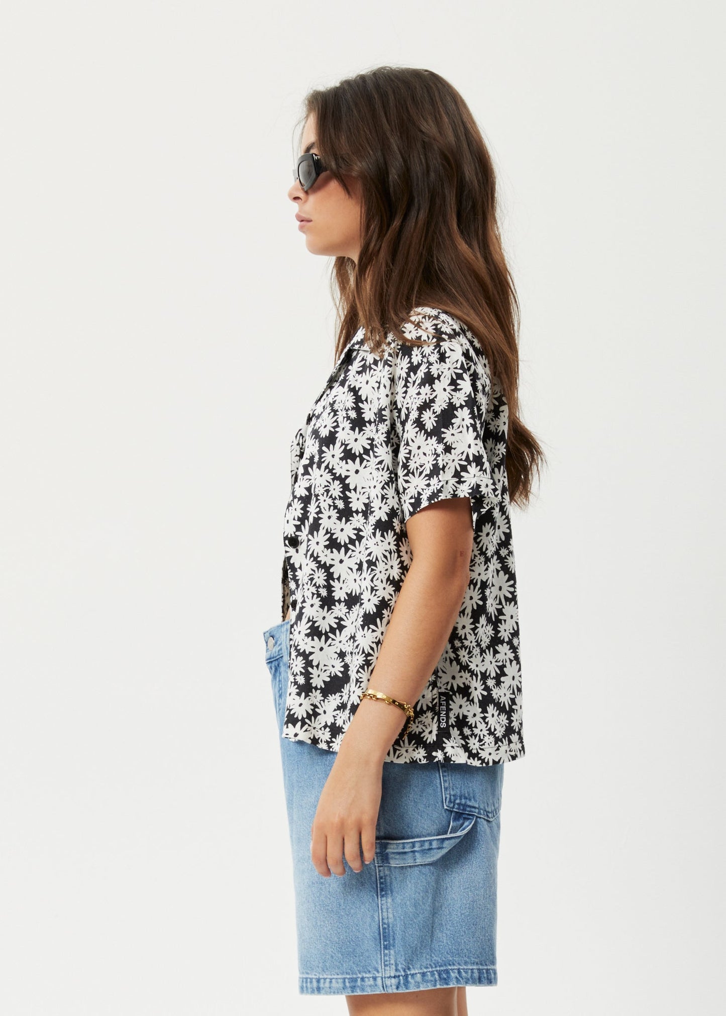 Afends Womens Benny - Hemp Short Sleeve Shirt - Black Daisy 