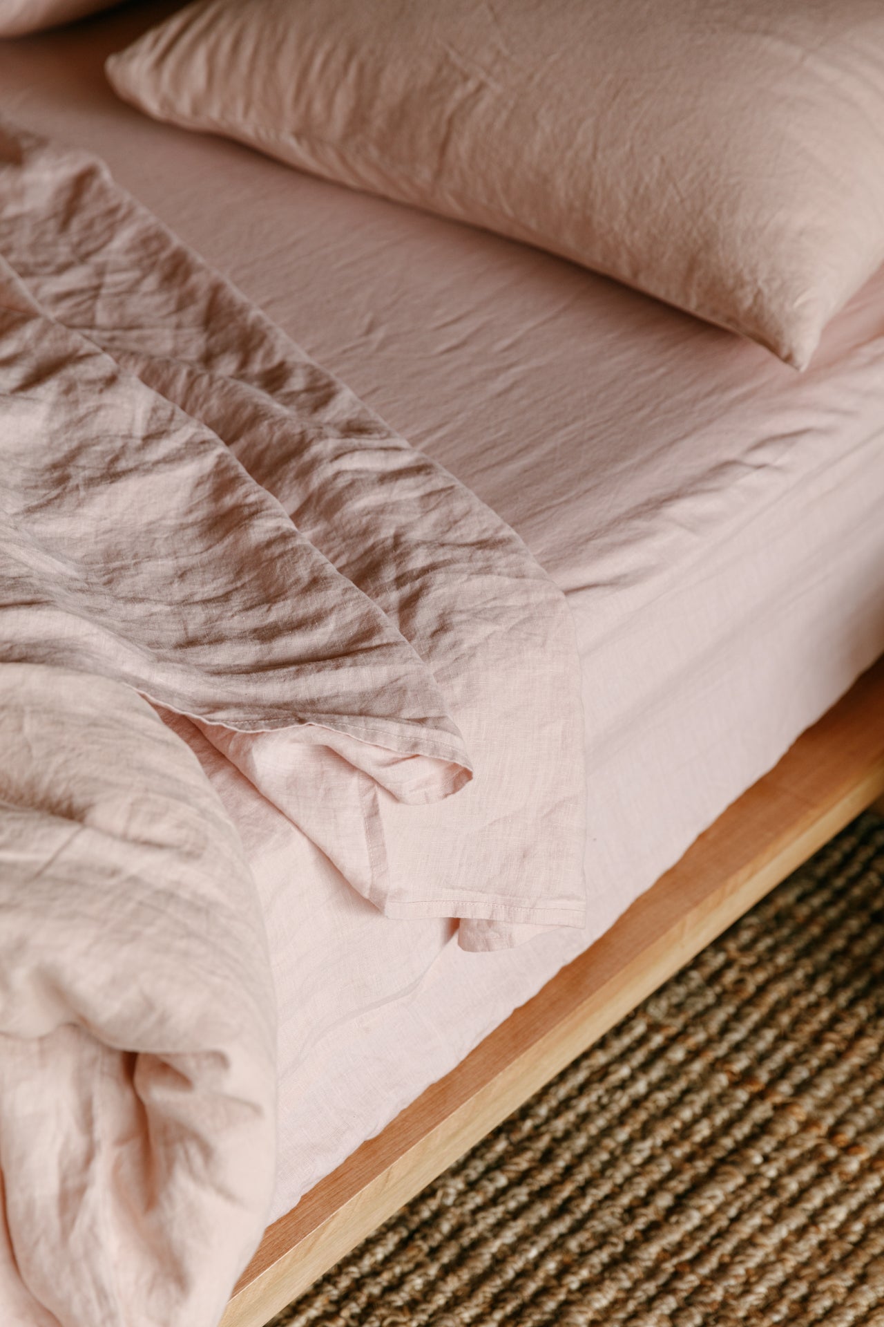 Rose Hemp Linen Fitted Sheet - GOOD STUDIOS